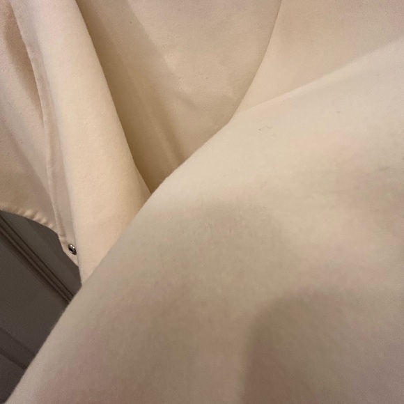 SOLD- Cashmere wool cape in cream white - Picture 5 of 6